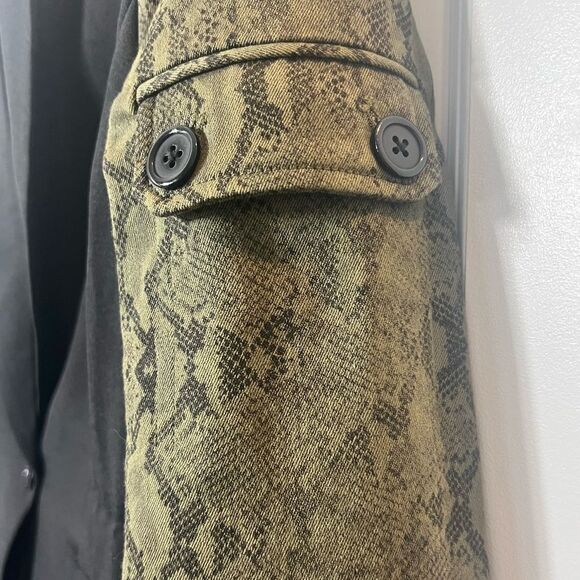 Fate Blazer Black with Green Snake Skin Sleeves and Black zip in hoodie size S - Picture 5 of 15